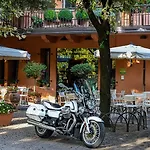 Hotel Don Abbondio 3*