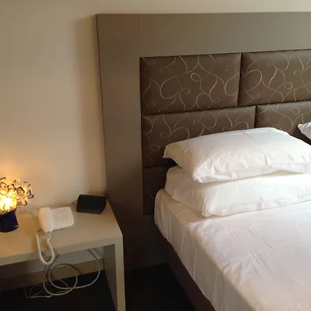 Don Abbondio 3* Lecco