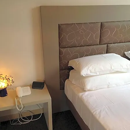 Hotel Don Abbondio 3*