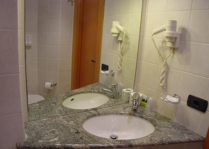 Don Abbondio Hotell 3*